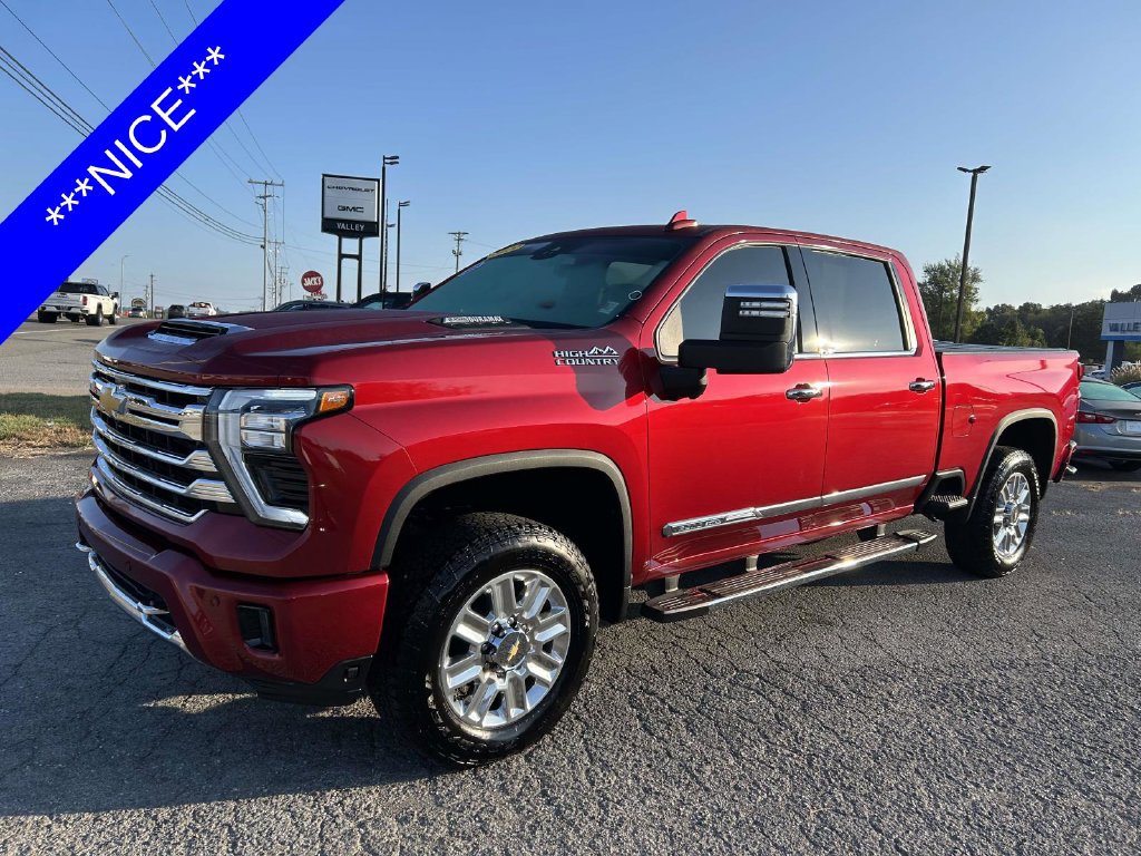 Used 2025 Chevrolet Silverado 2500 High Country w/ High Country Premium Package AWD/4WD image 8