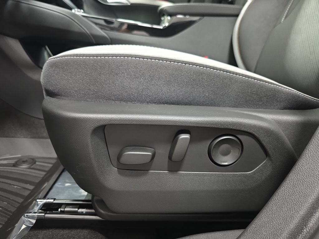 New 2026 Buick Envision Sport Touring AWD/4WD image 32
