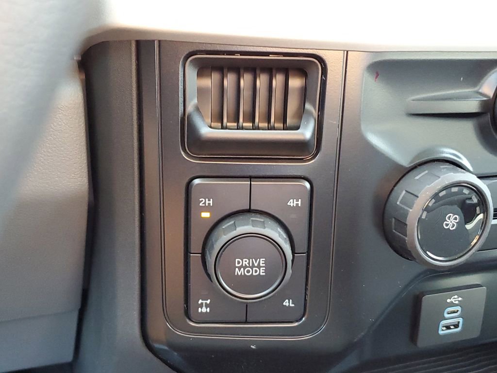 New 2026 Ford F350 4x4 Crew Cab Super Duty image 26