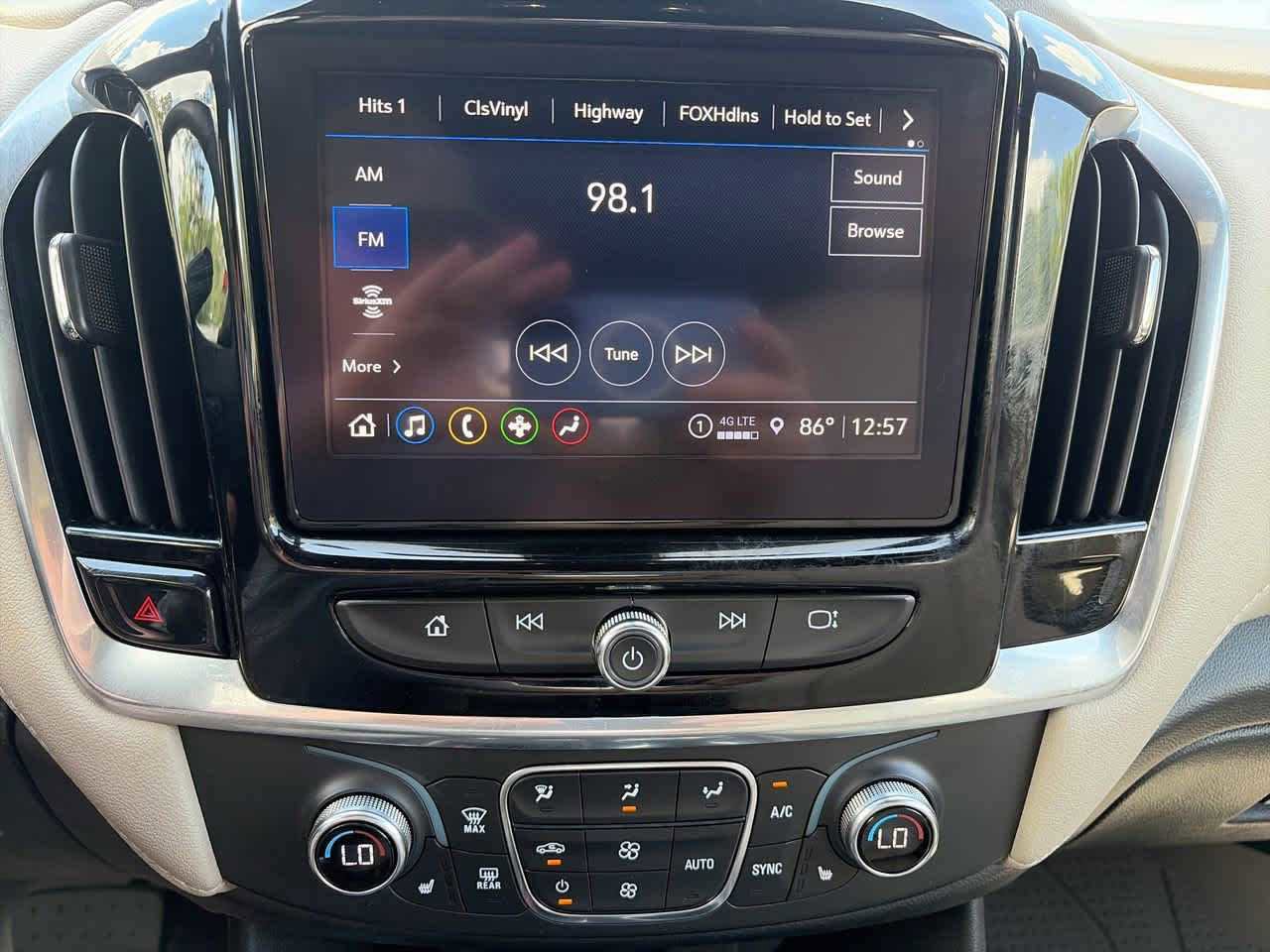 Used 2023 Chevrolet Traverse LT w/ LPO, Cargo Package FWD image 20