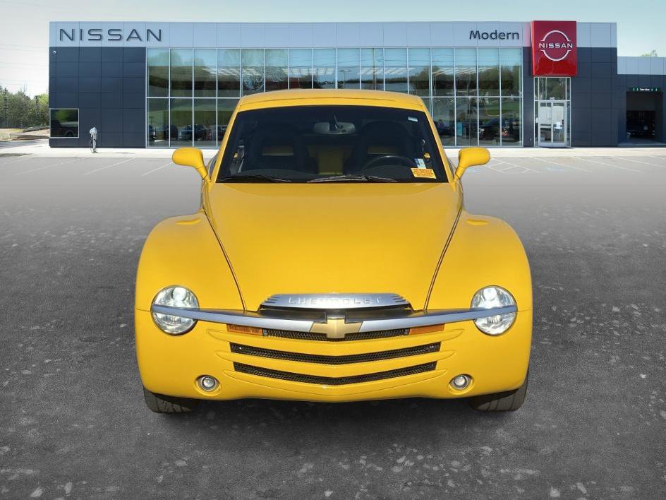 Used 2004 Chevrolet SSR w/ Preferred Equipment Group RWD image 2