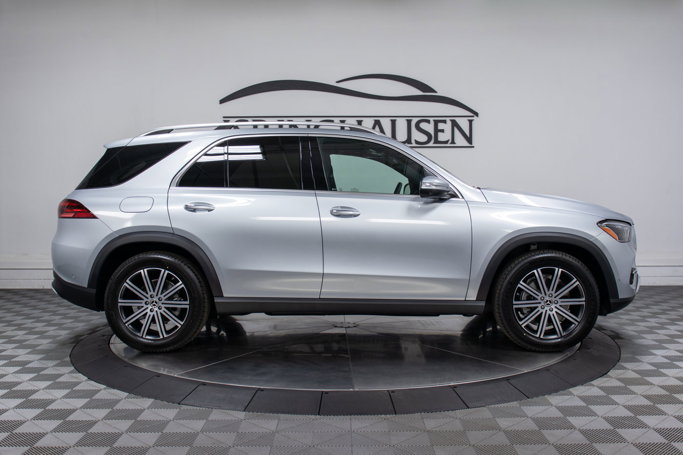 Used 2025 Mercedes-Benz GLE 350 4MATIC image 4