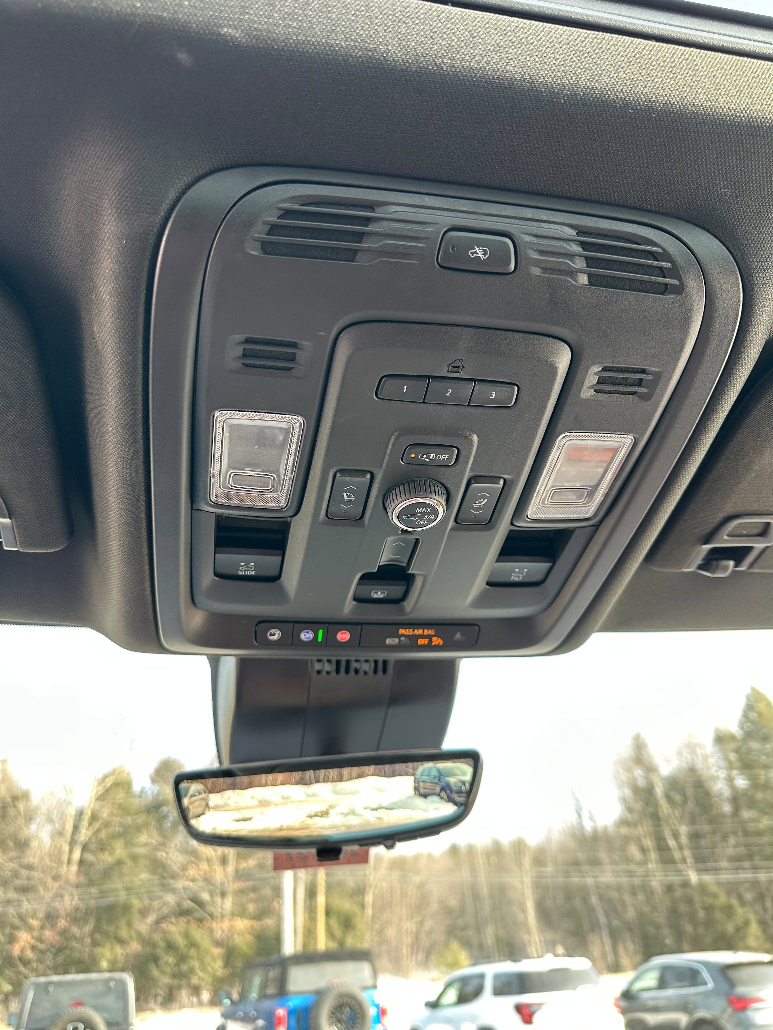 Used 2023 GMC Yukon XL Denali Ultimate AWD/4WD image 16