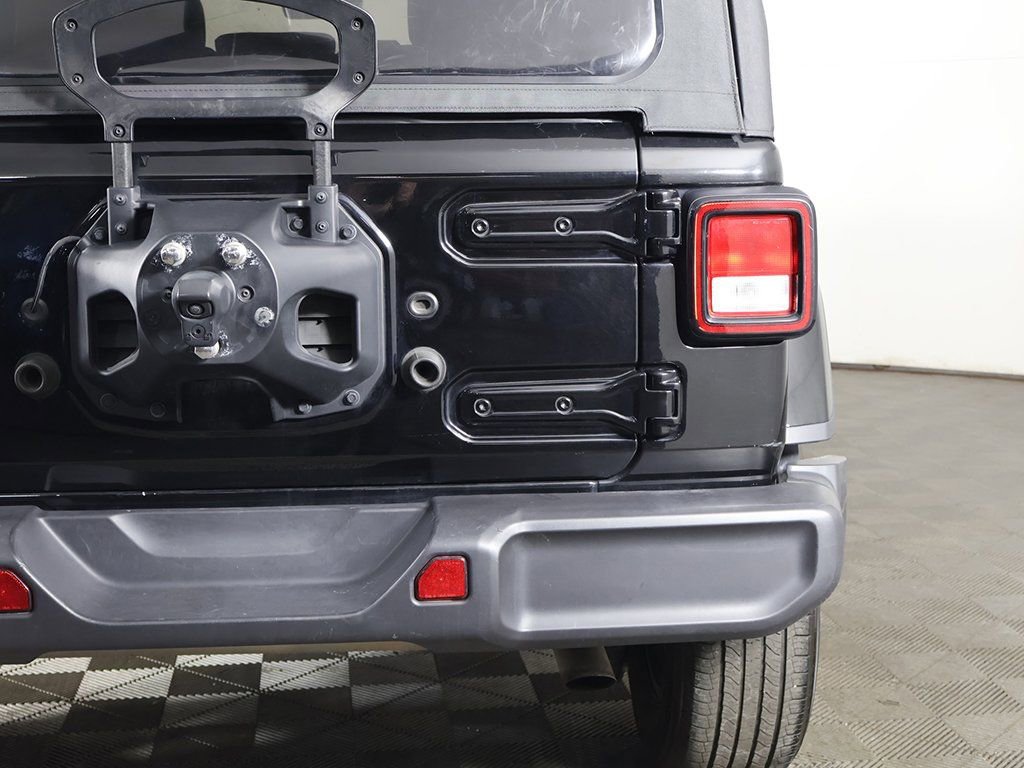 Used 2023 Jeep Wrangler Unlimited Sahara AWD/4WD image 13