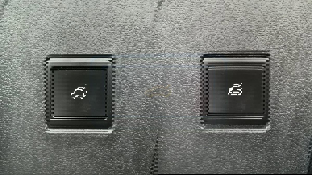 Used 2022 Volkswagen Atlas SEL Premium image 31