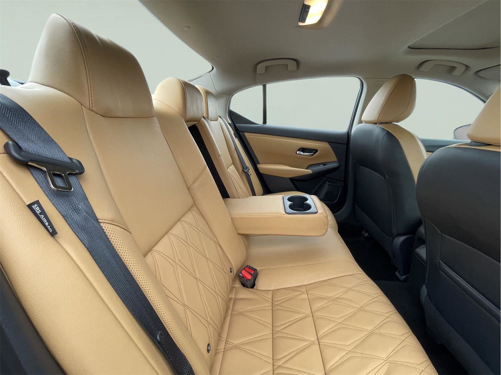 Used 2023 Nissan Sentra SV w/ SV Premium Package FWD image 18