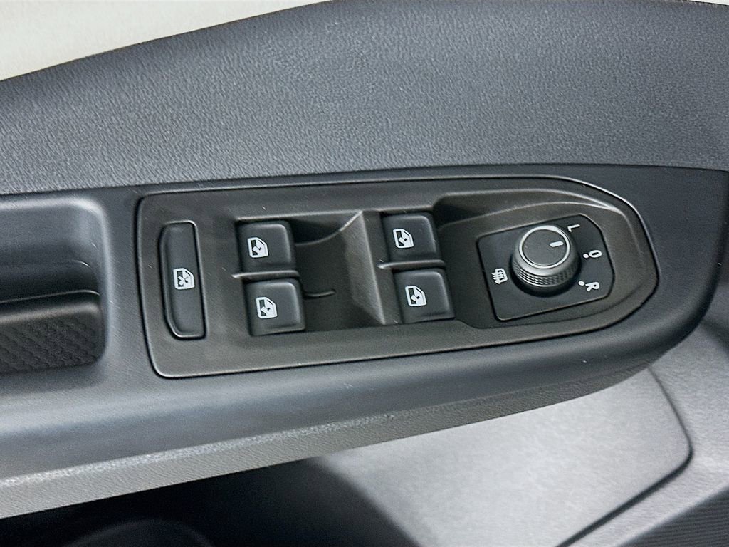 Used 2025 Volkswagen Taos SE image 23