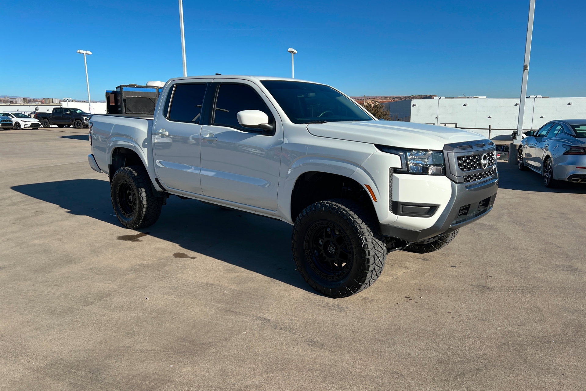 Used 2025 Nissan Frontier SV image 7