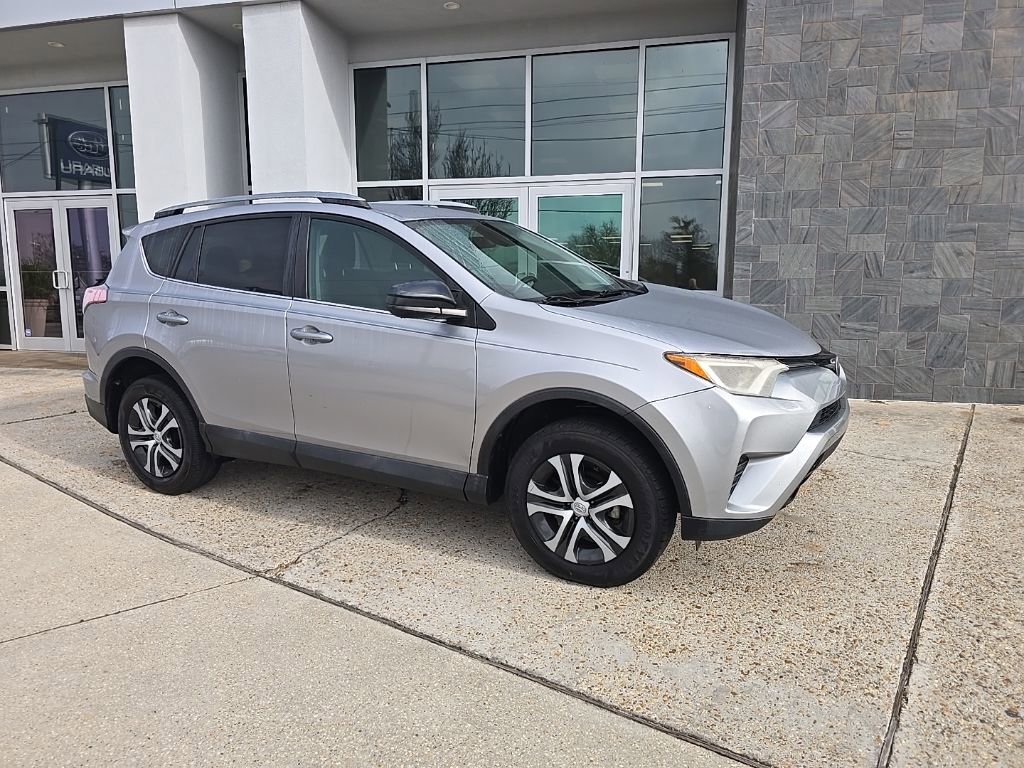 Used 2017 Toyota RAV4 LE image 2