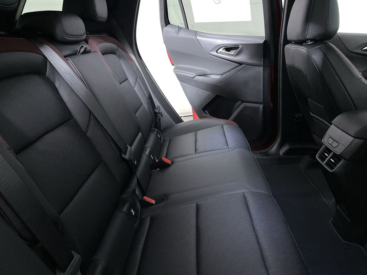New 2025 Chevrolet Equinox RS w/ Safety and Technology Package AWD/4WD image 84