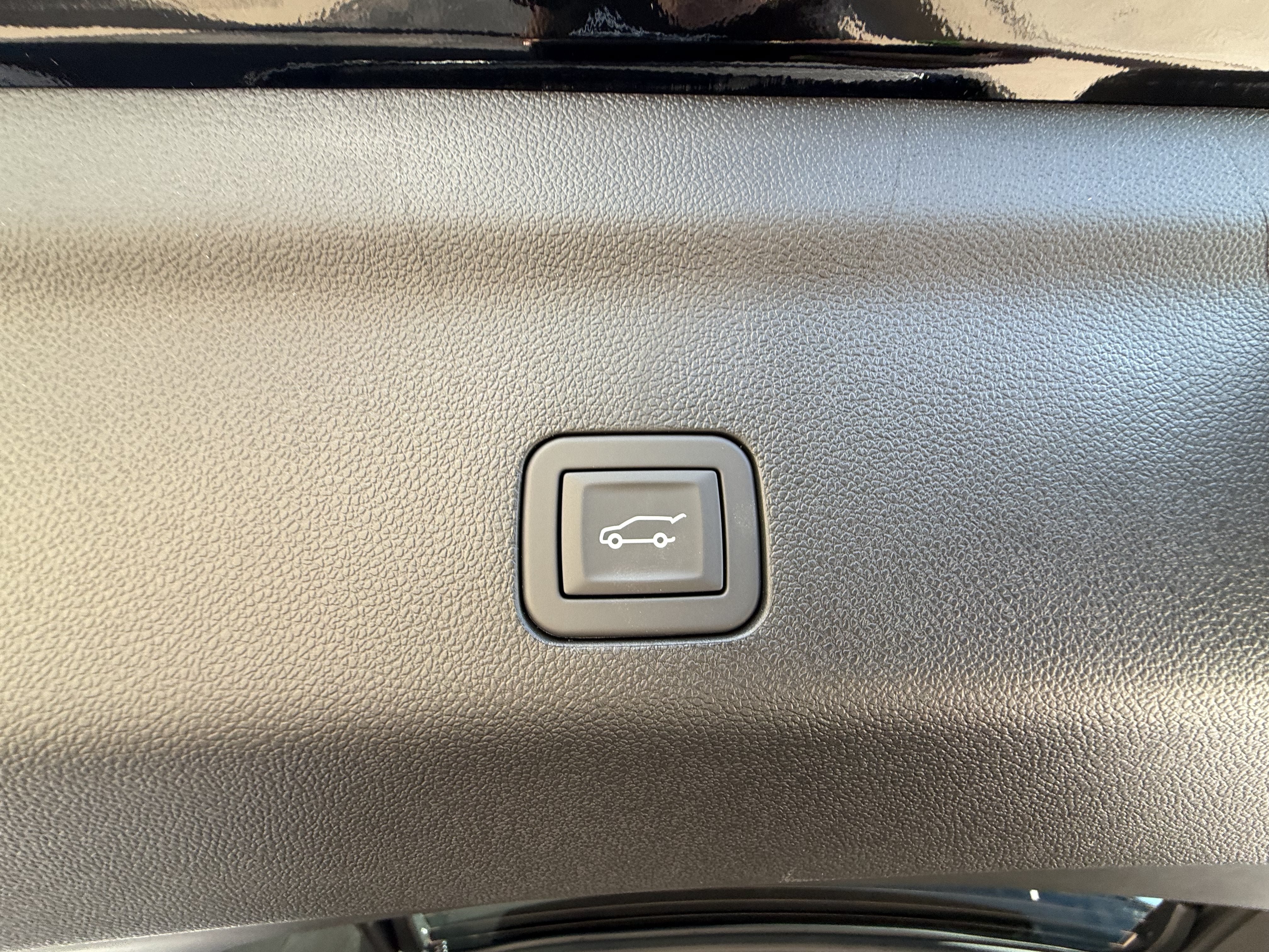 New 2027 GMC Yukon AT4 w/ AT4 Premium Plus Package AWD/4WD image 10