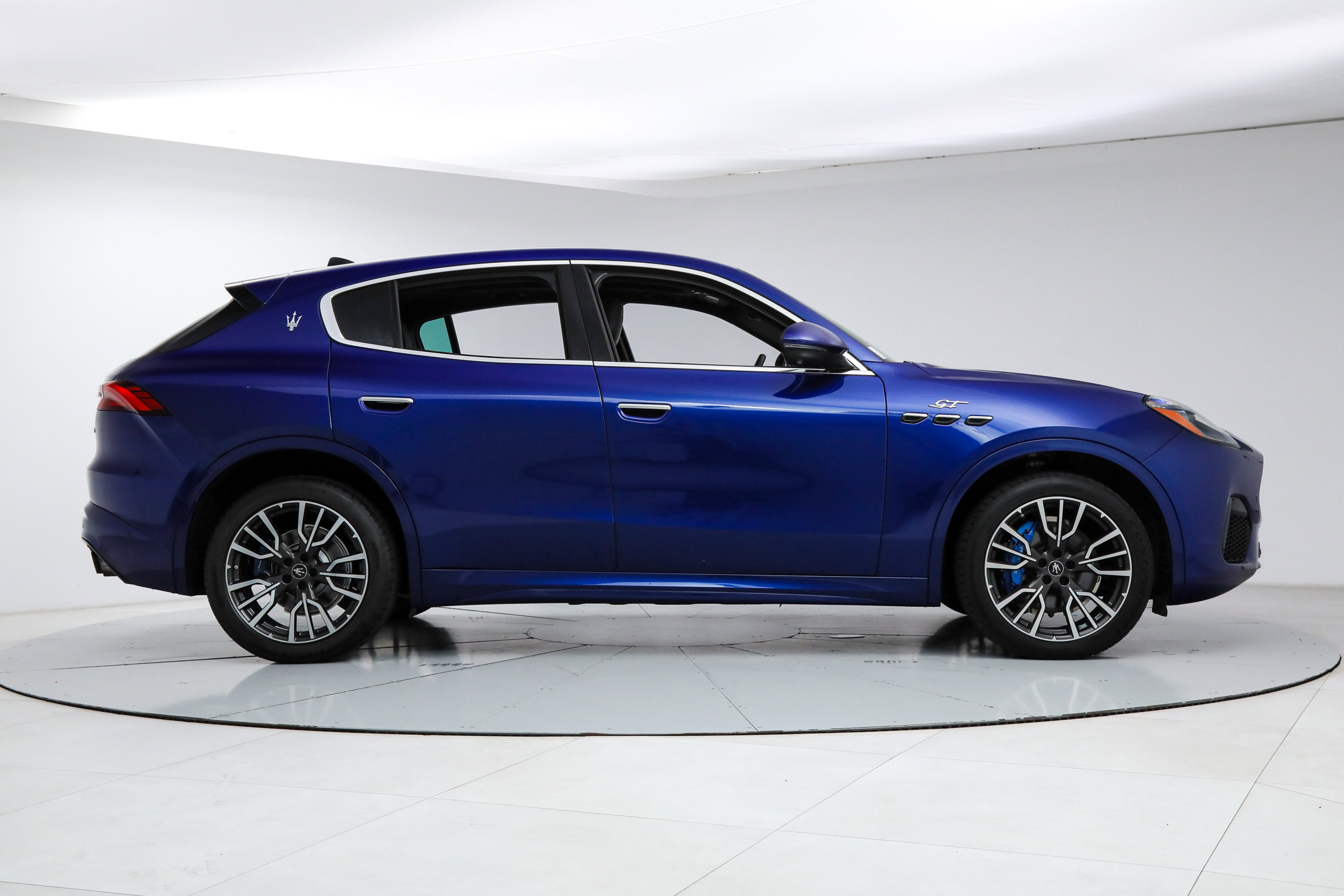 Certified 2023 Maserati Grecale Modena AWD/4WD image 6