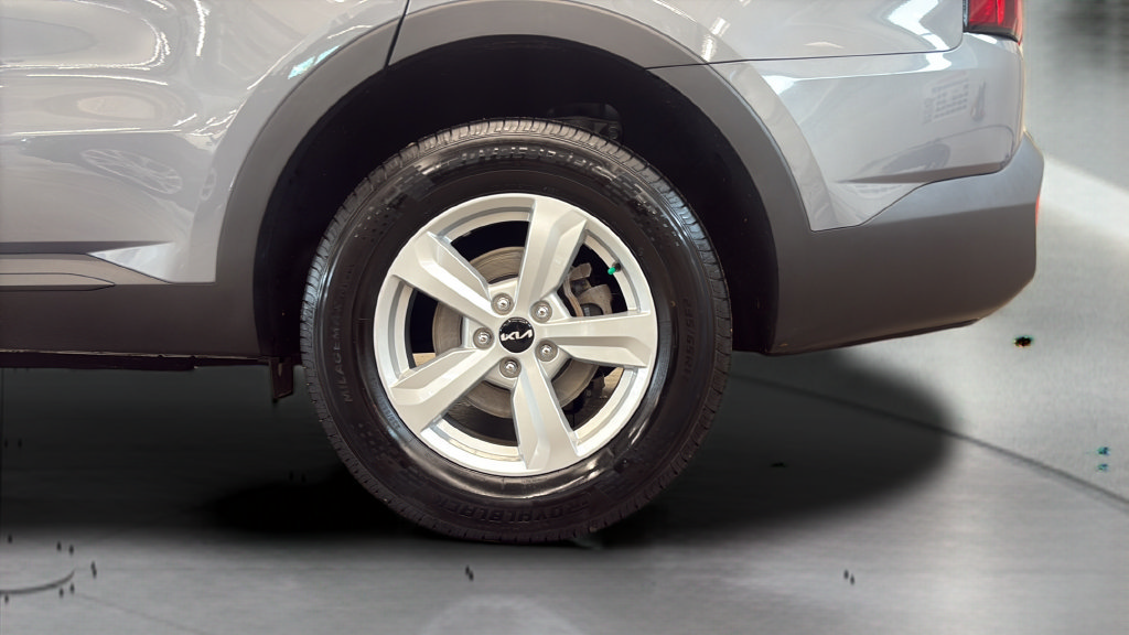 Certified 2023 Kia Sorento LX AWD/4WD image 28