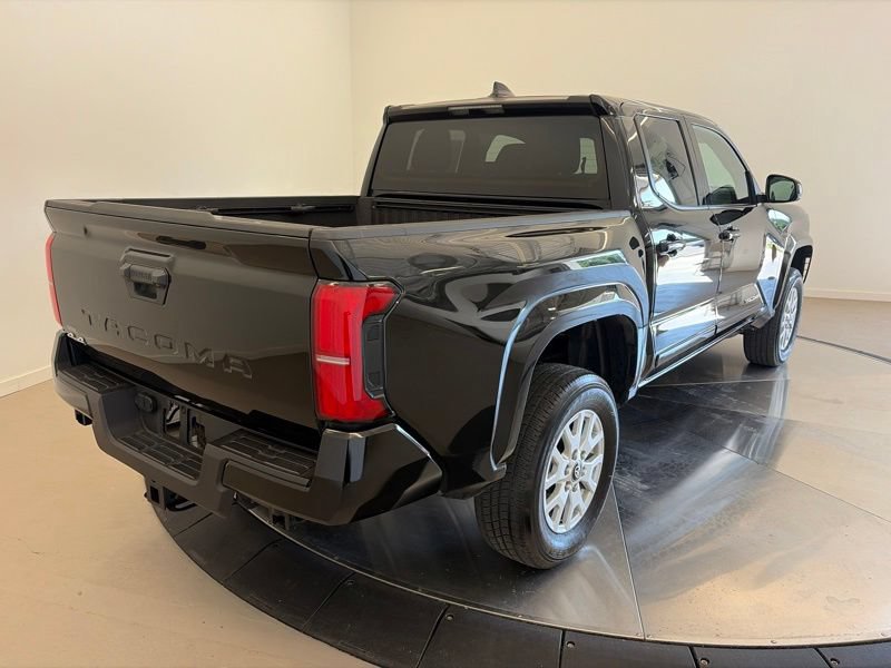 Used 2025 Toyota Tacoma SR5 AWD/4WD image 3