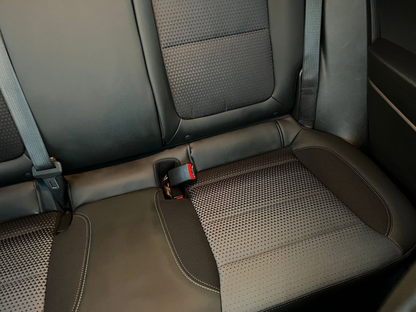 Used 2025 Chevrolet Trax LT FWD image 38