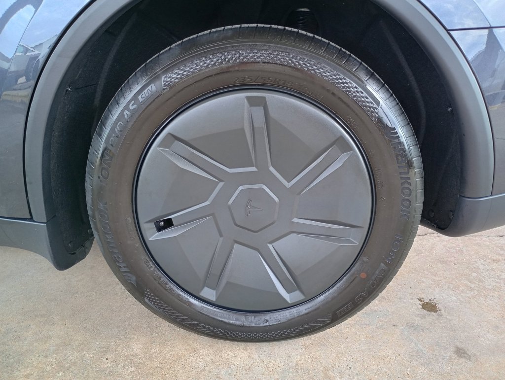 Used 2026 Tesla Model Y 2WD image 29
