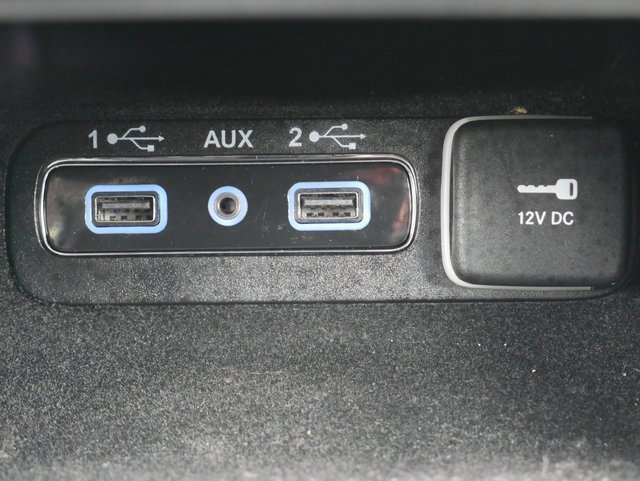 Used 2018 Jeep Grand Cherokee Limited image 22