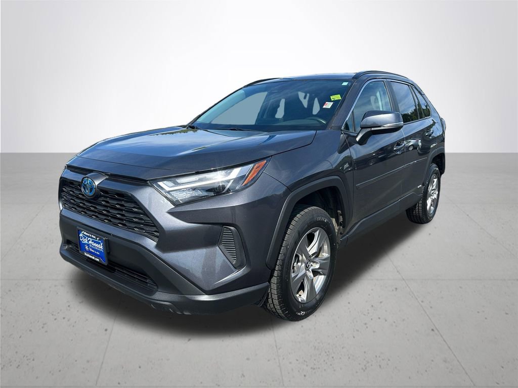 Used 2024 Toyota RAV4 LE AWD/4WD image 2