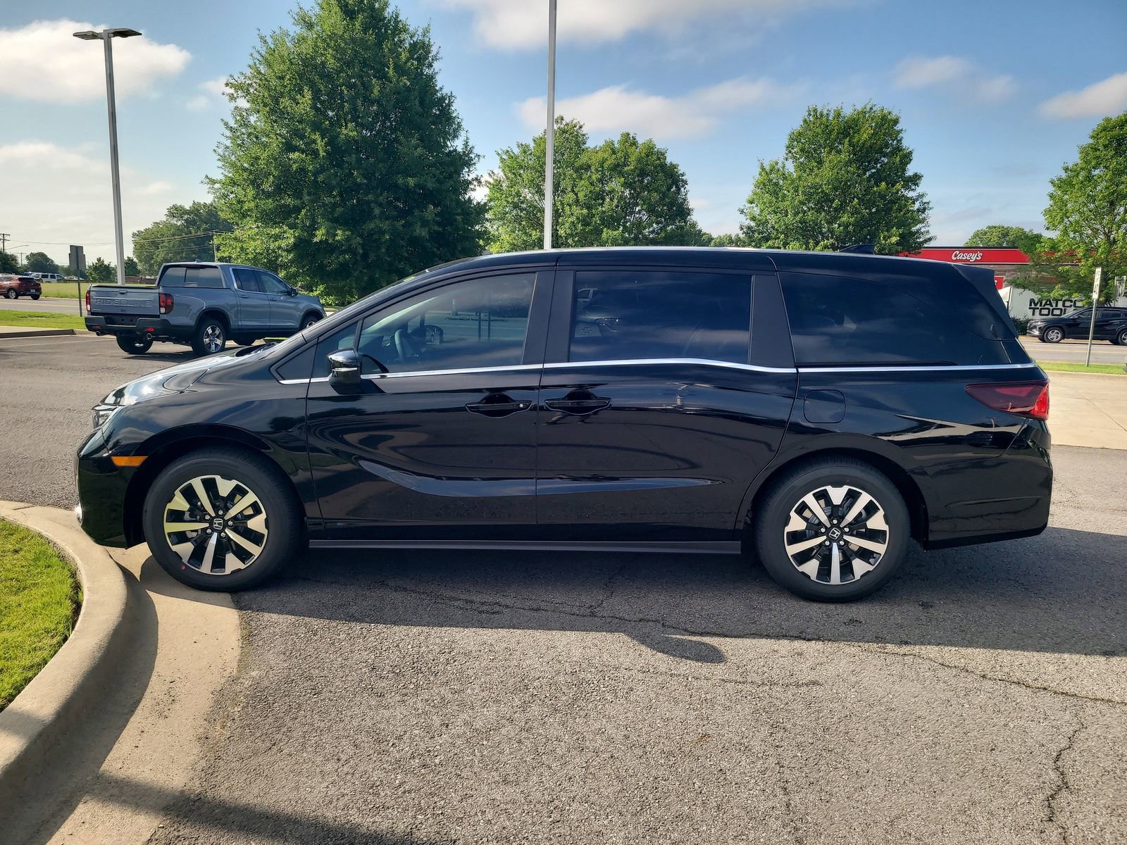 New 2026 Honda Odyssey EX-L image 5