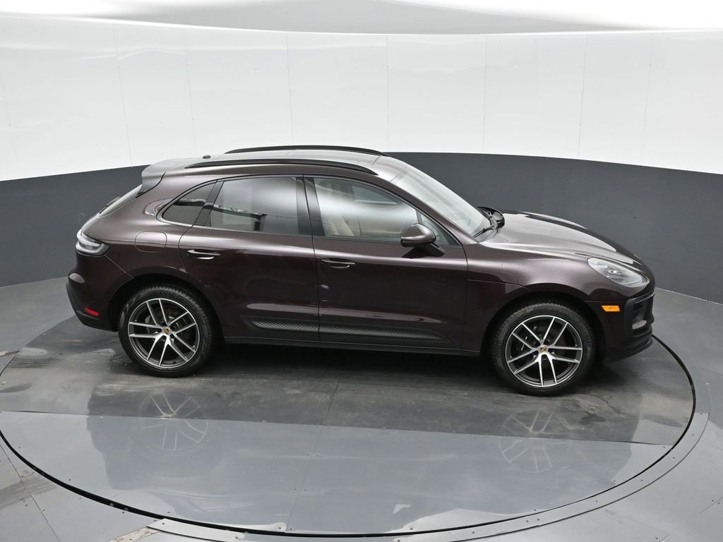 Certified 2025 Porsche Macan image 31