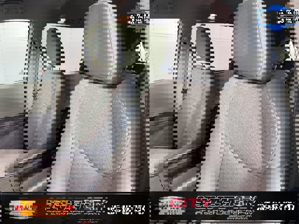 Used 2024 Toyota Sienna LE image 10