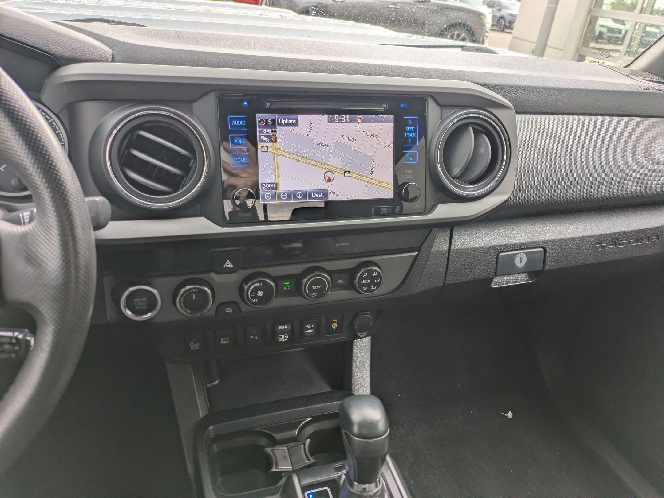Used 2018 Toyota Tacoma TRD Sport w/ Technology Package image 27