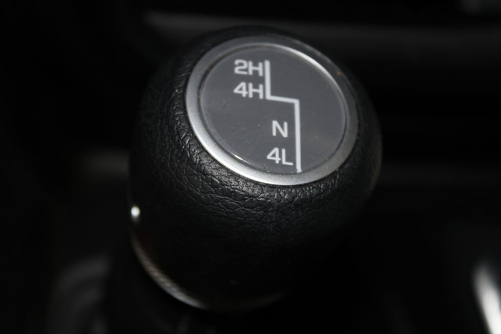 Used 2024 Jeep Wrangler Sport S image 32