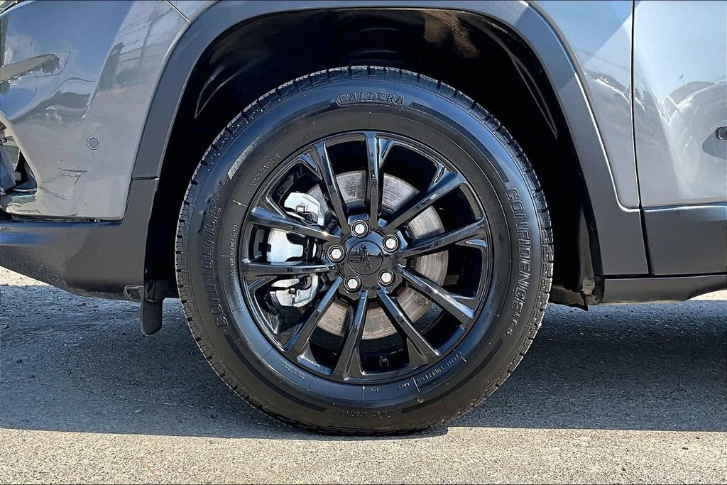 Used 2023 Jeep Cherokee Altitude Lux AWD/4WD image 12