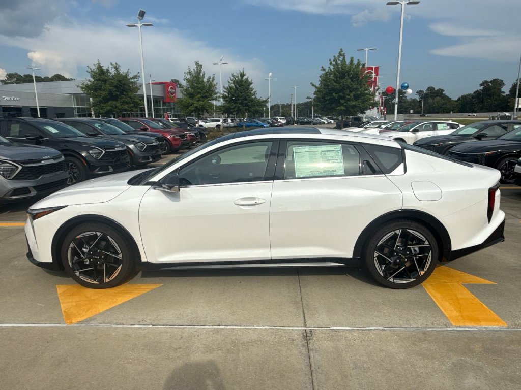New 2026 Kia K4 GT-Line w/ GT-Line Premium Package FWD image 5