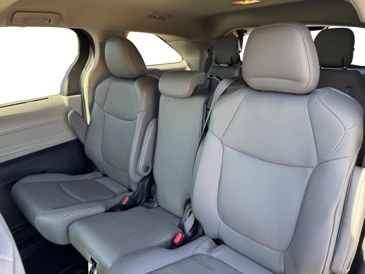 Used 2022 Toyota Sienna XLE FWD image 20