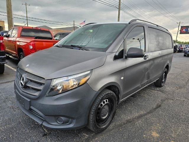 Used 2016 Mercedes-Benz Metris image 2