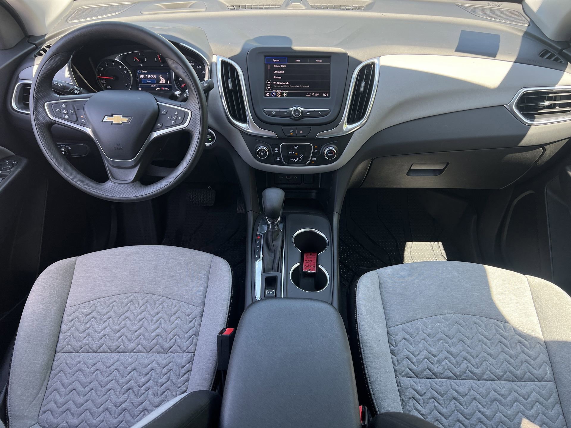 Used 2023 Chevrolet Equinox LS w/ LS Convenience Package AWD/4WD image 2