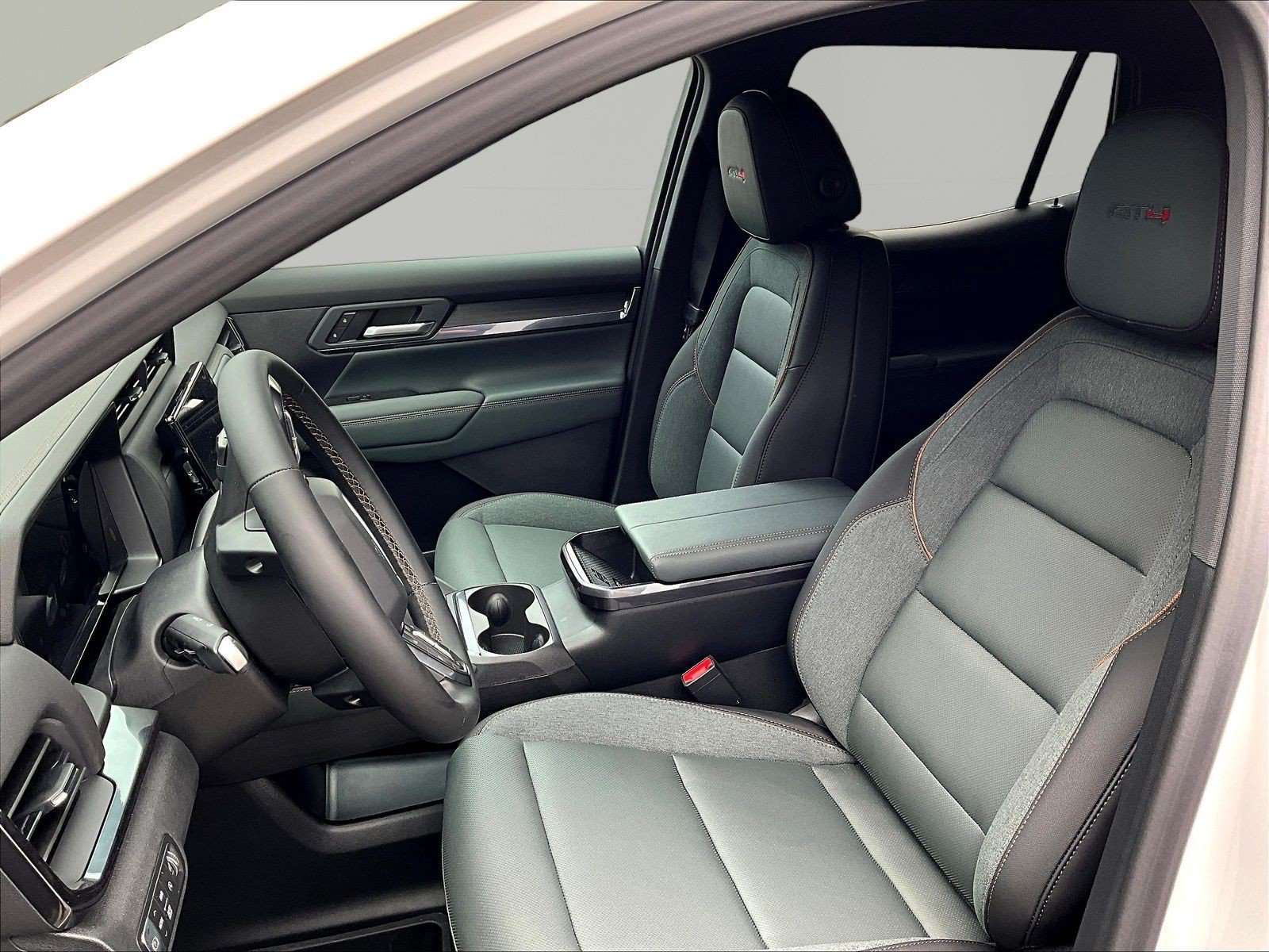 New 2026 GMC Terrain AT4 w/ Technology Package II AWD/4WD image 17