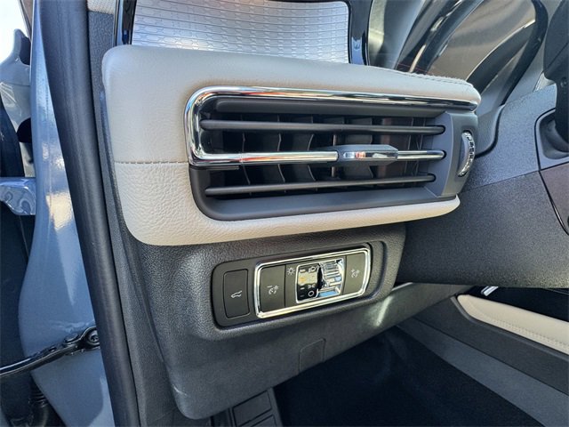 New 2026 Lincoln Corsair Premiere image 25