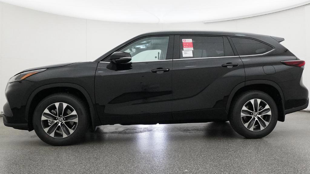 New 2026 Toyota Highlander XLE image 28