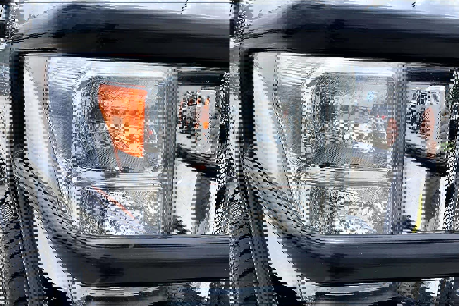 Used 2015 Ford F250 Lariat w/ Lariat Ultimate Package image 26