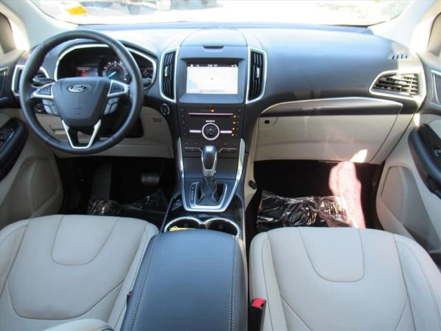 Used 2016 Ford Edge Titanium w/ Equipment Group 301A FWD image 12