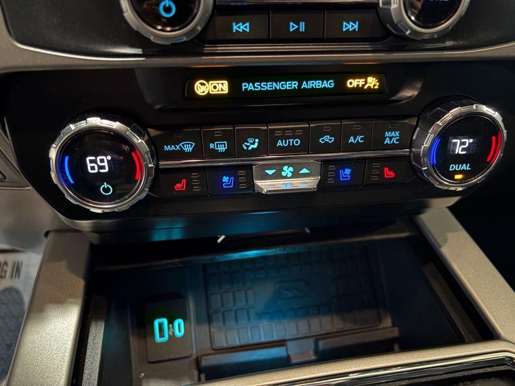 Used 2022 Ford F250 Lariat w/ Black Appearance Package image 17