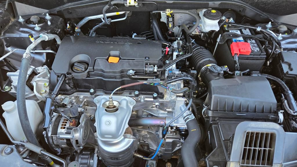 Used 2025 Honda HR-V LX image 27