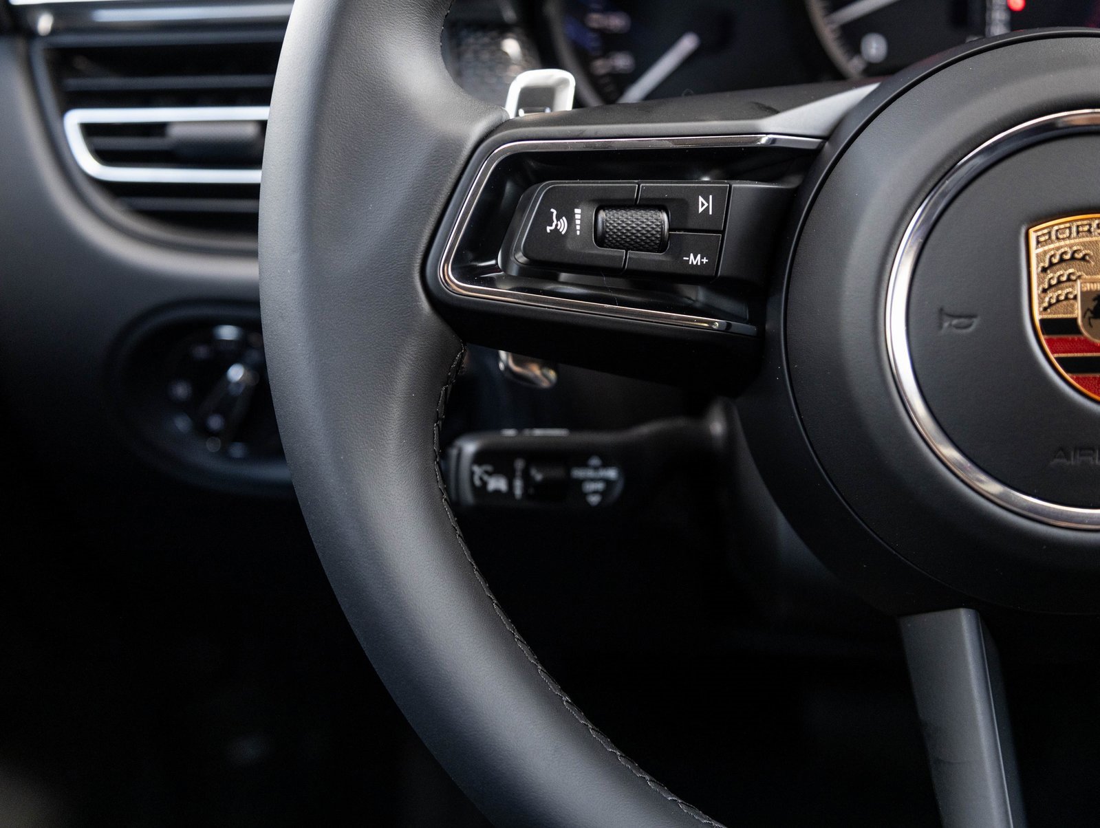 New 2026 Porsche Macan GTS image 15