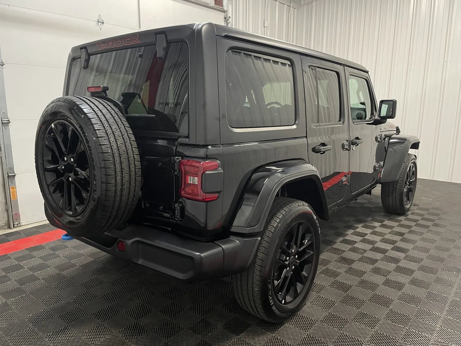 Used 2024 Jeep Wrangler Sahara 4xe image 8