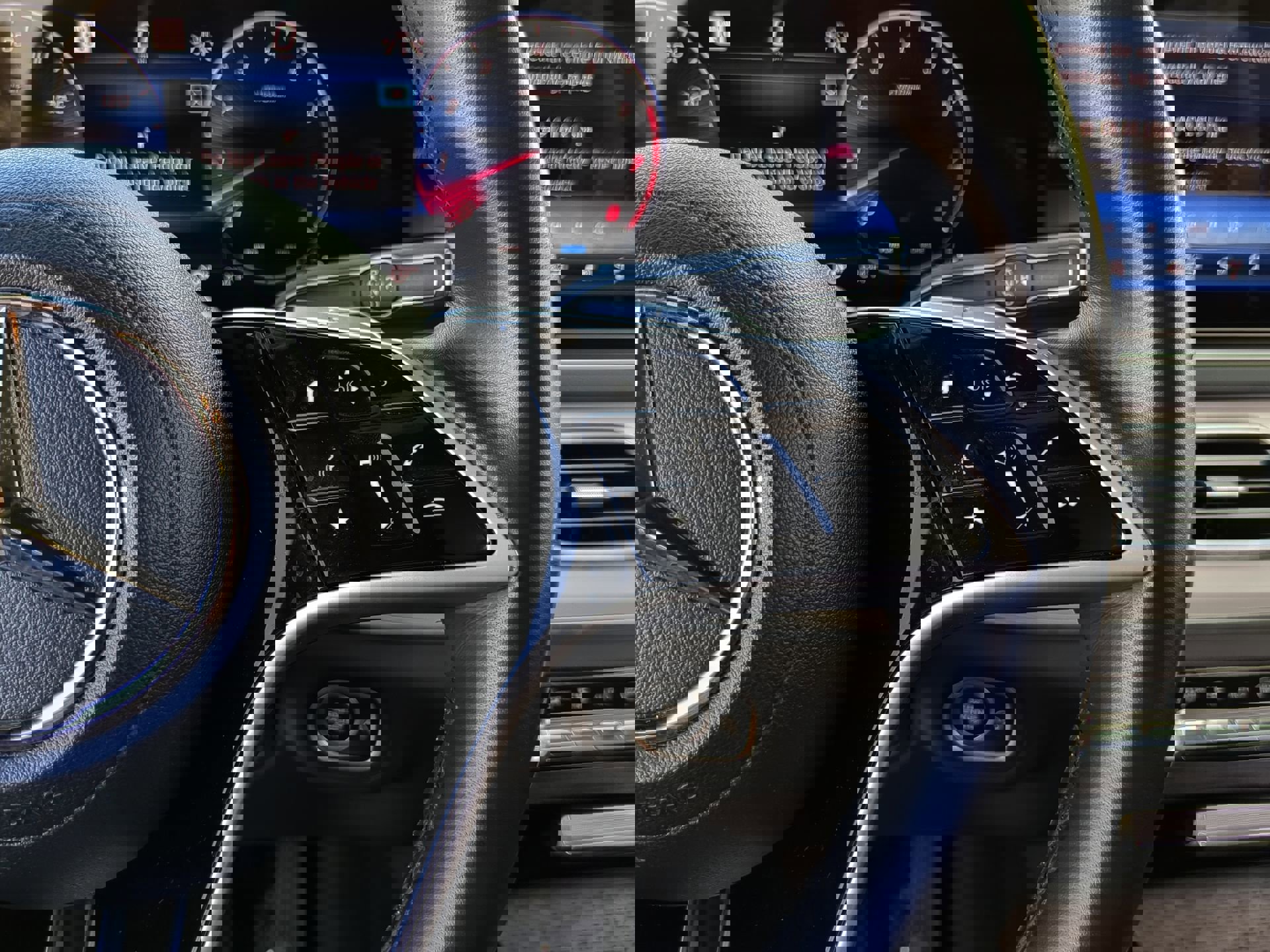 Used 2024 Mercedes-Benz GLS 450 4MATIC image 30