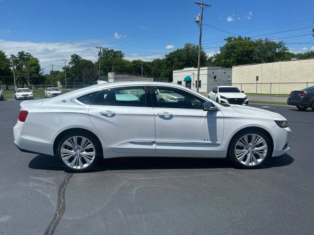 Used 2017 Chevrolet Impala Premier w/ Enhanced Convenience Package FWD image 4