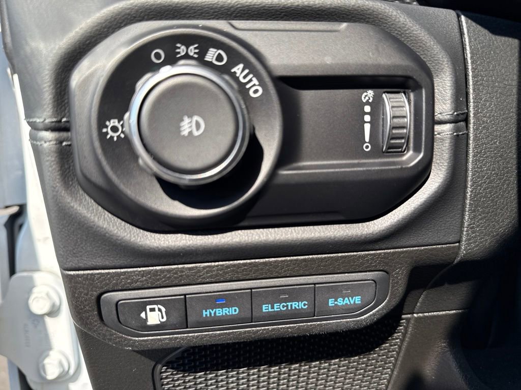 Used 2024 Jeep Wrangler Unlimited Rubicon 4xe image 21