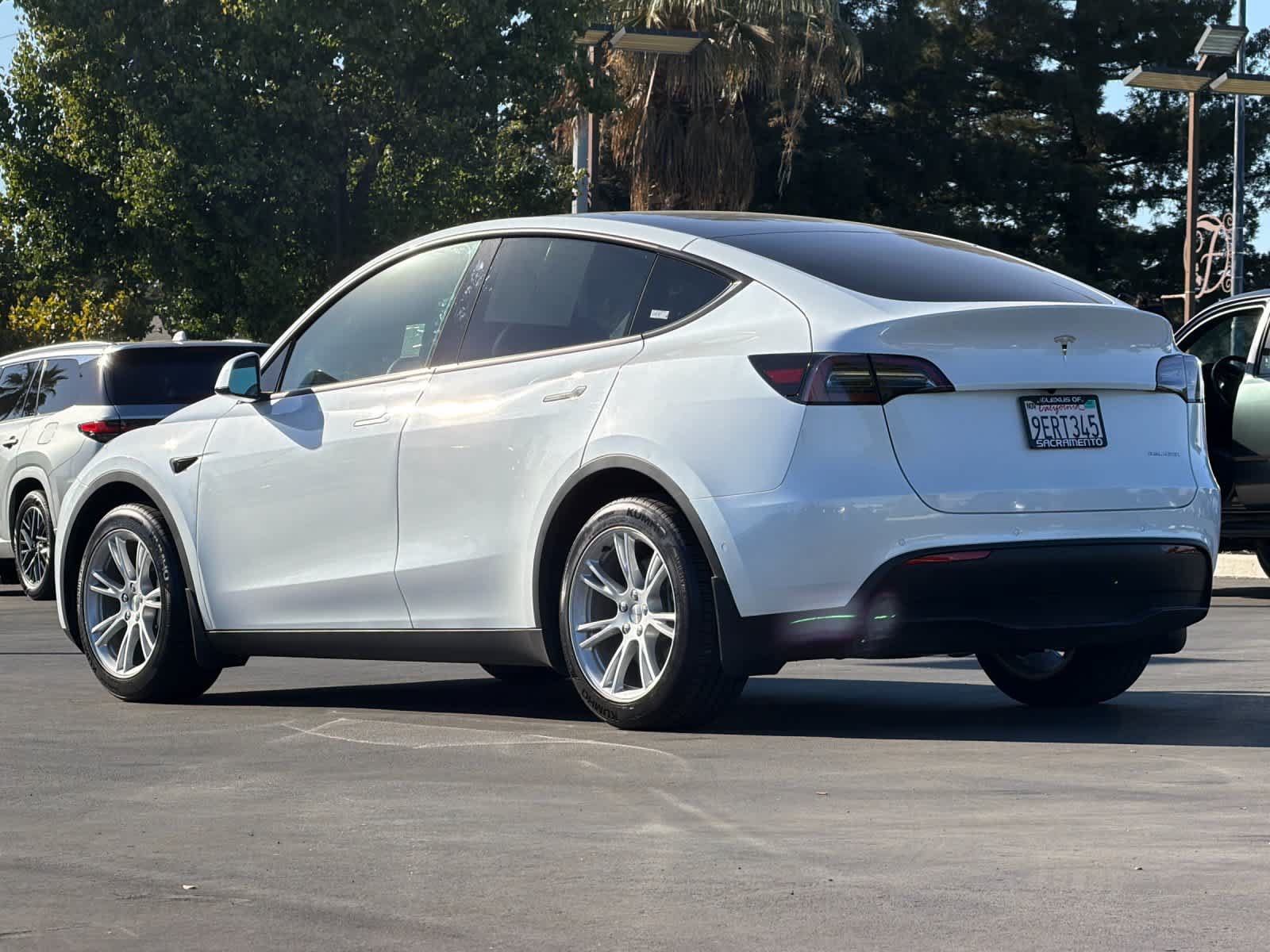 Used 2023 Tesla Model Y Long Range AWD/4WD image 7