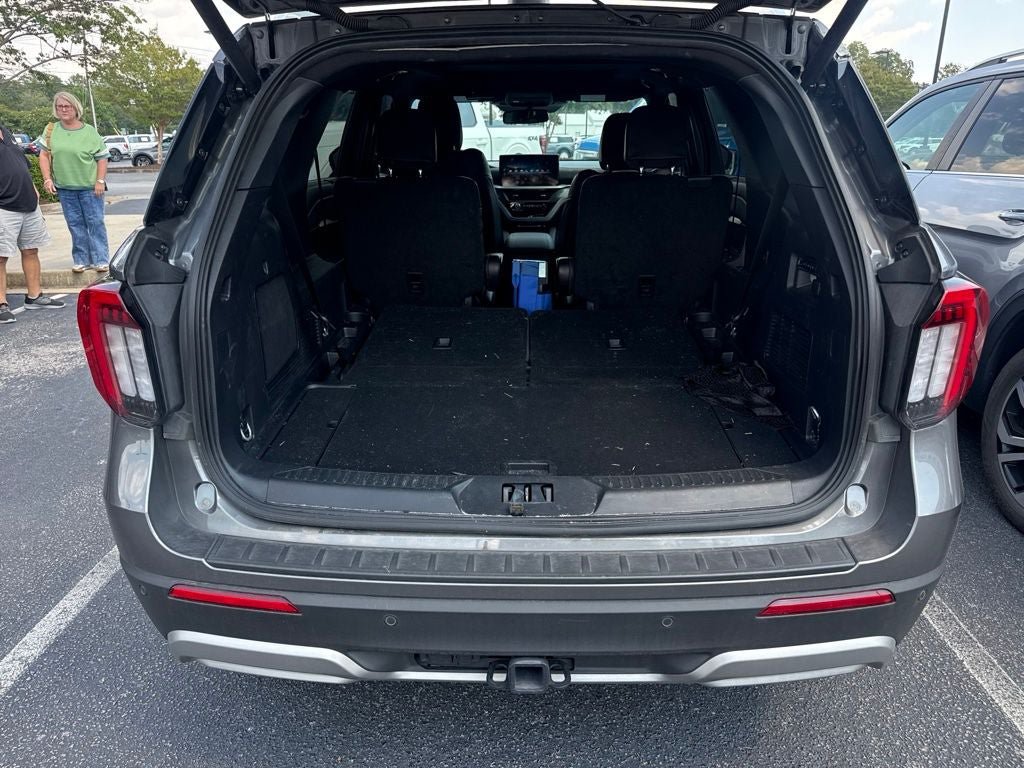 Certified 2025 Ford Explorer Platinum RWD image 21