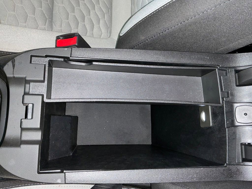 Used 2021 Chevrolet Equinox LS image 25