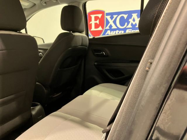 Used 2019 Chevrolet Trax LS w/ LPO, Cargo Package image 29