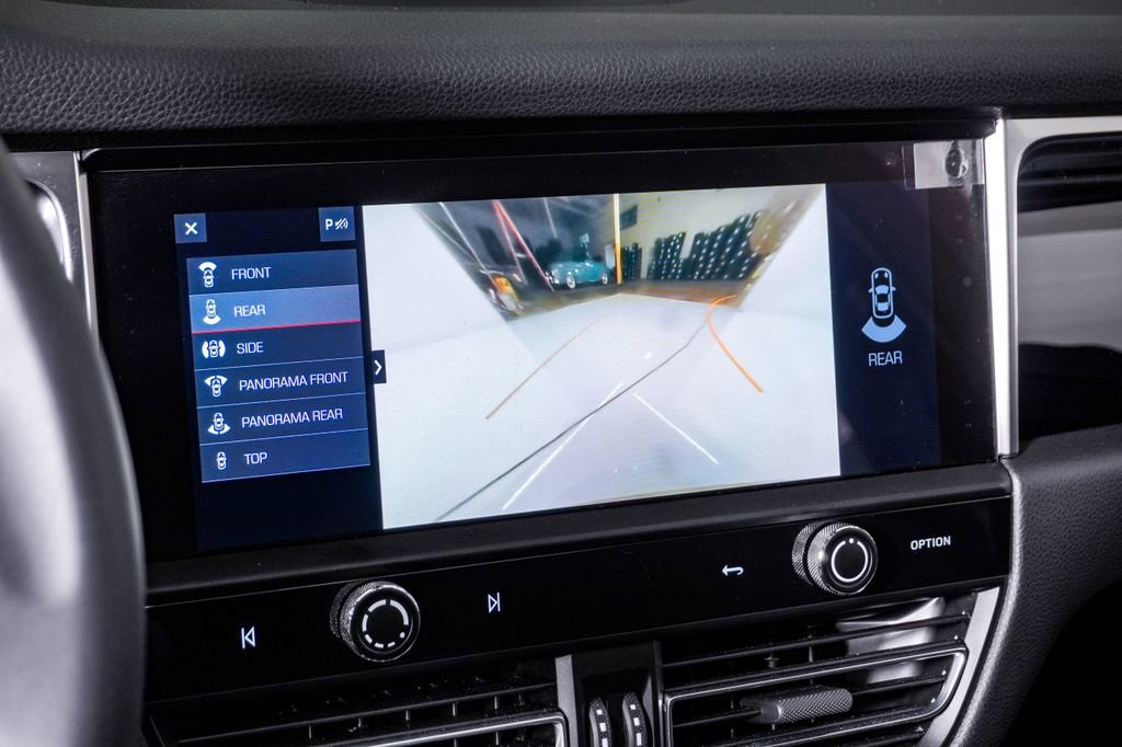 Certified 2025 Porsche Macan image 23