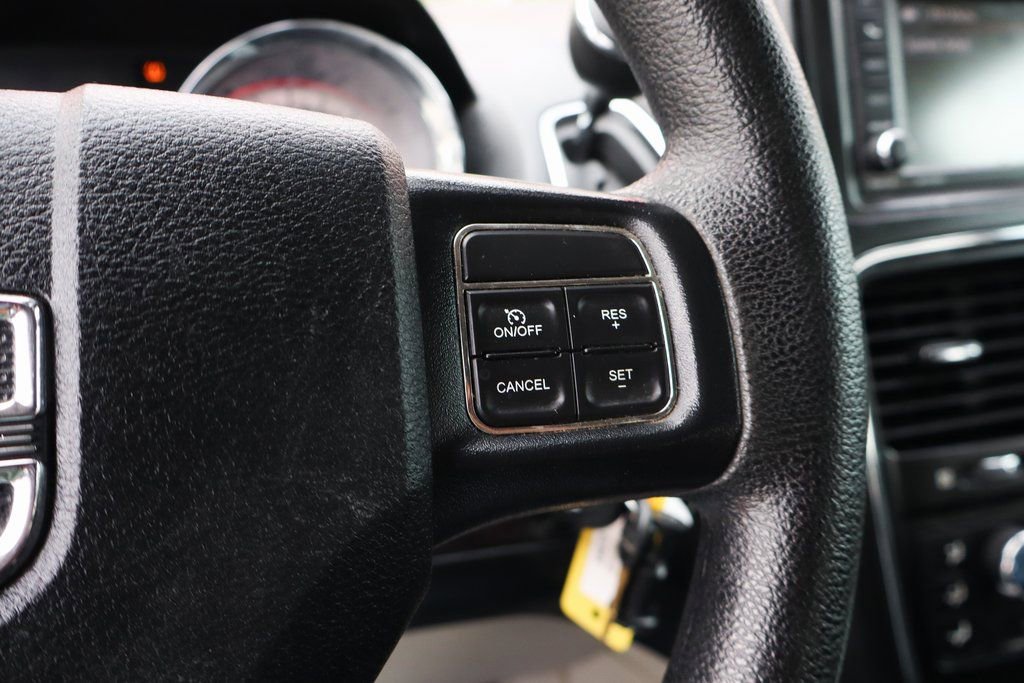 Used 2019 Dodge Grand Caravan SE image 23